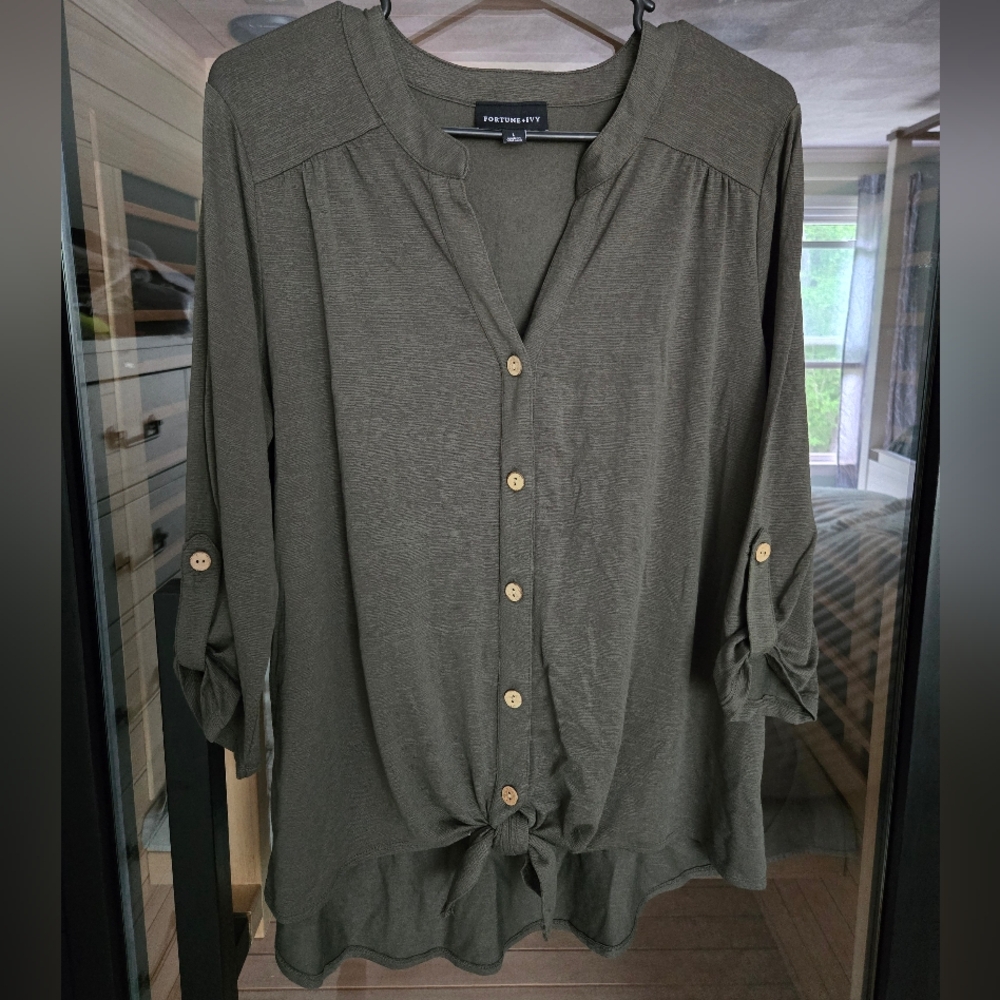 Fortune+Ivy Green Button Down Shirt with Tie Front